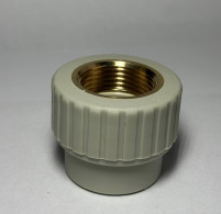 Поліпропіленовий кутник 32х1"вн.